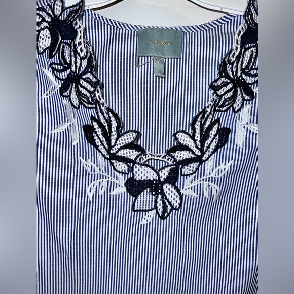 Women's Skies are Blue Bell Sleeves Blouse Shirt Size Large Striped Blue White - Picture 3 of 5